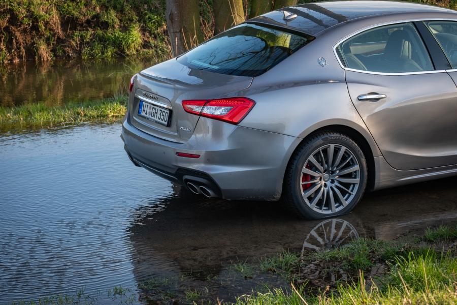 Детали экстерьера Maserati Ghibli GranSport 2017 года  (фото 15 из 18)